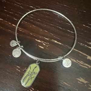 Retired Gardenia Alex and Ani